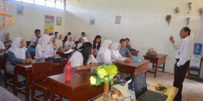 Sosialisasi Pemilu dan Demokrasi di SMK Swasta Swakarya Binjai